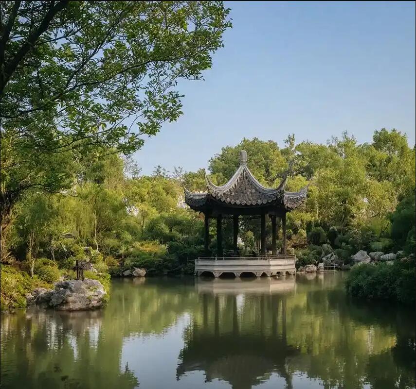 鹤岗工农浮夸餐饮有限公司